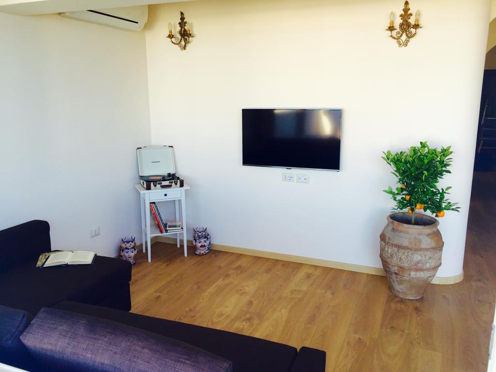 Solarium Achilles Apartment Giardini Naxos Exterior photo